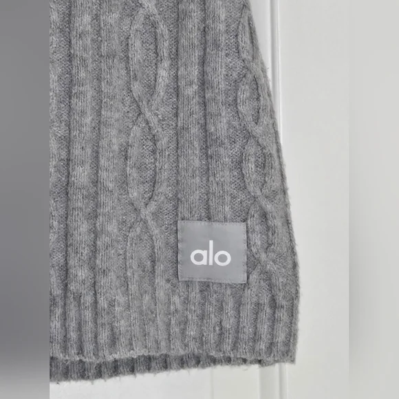 37. Alo Yoga | Cable Knit Winter Bliss Mini Skirt – Heather Grey – Size Small - Picture 5 of 12